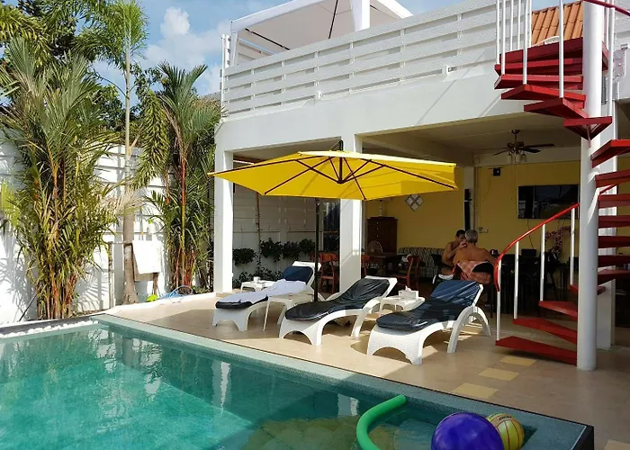 Barefeet Naturist (adults Only) 4*