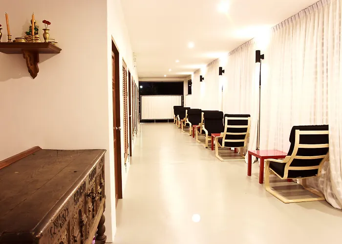 Barefeet Naturist (adults Only) Bangkok