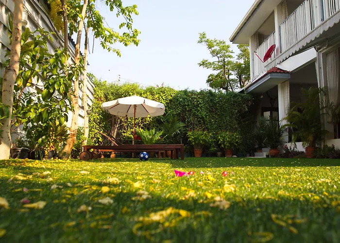 Barefeet Naturist (adults Only) Pensión Bangkok